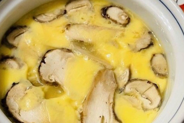 吃松茸為什么會腹瀉發燒，松茸對肺癌的功效